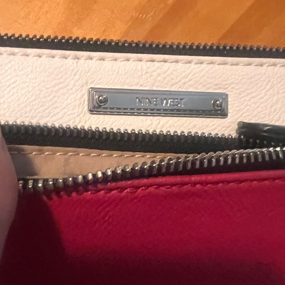Wristlet - Picture 6 of 6